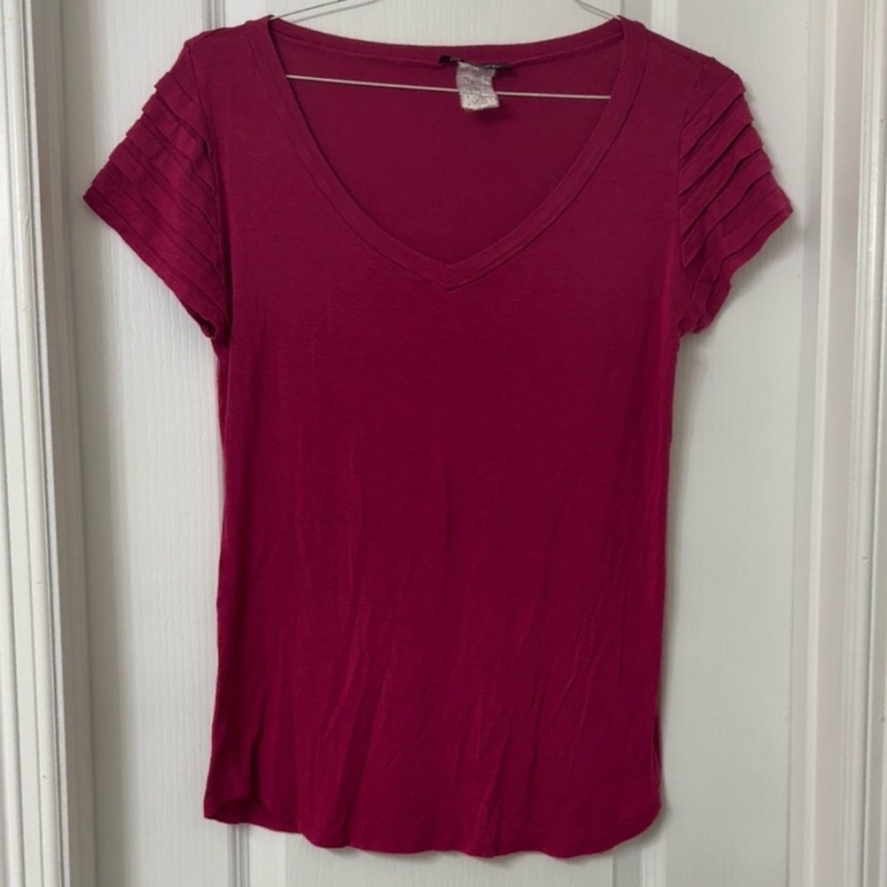 Santory pink burgundy short sleeve v-neck top  pleated tiered ruffle sleeves L
